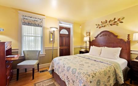 Lancaster B&B Guest Rooms | After Eight Bed & Breakfast